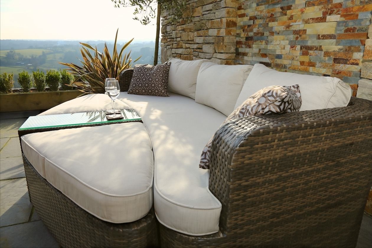 4-PC Luxury Comfort Outdoor Wicker Patio Sofa