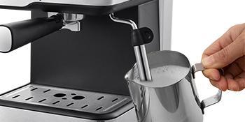 20 Bar Espresso Maker w/ 950W Detachable frothing nozzle